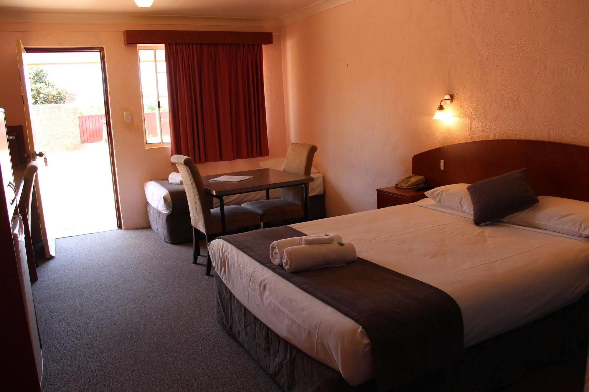 Childers Gateway Motor Inn Extérieur photo