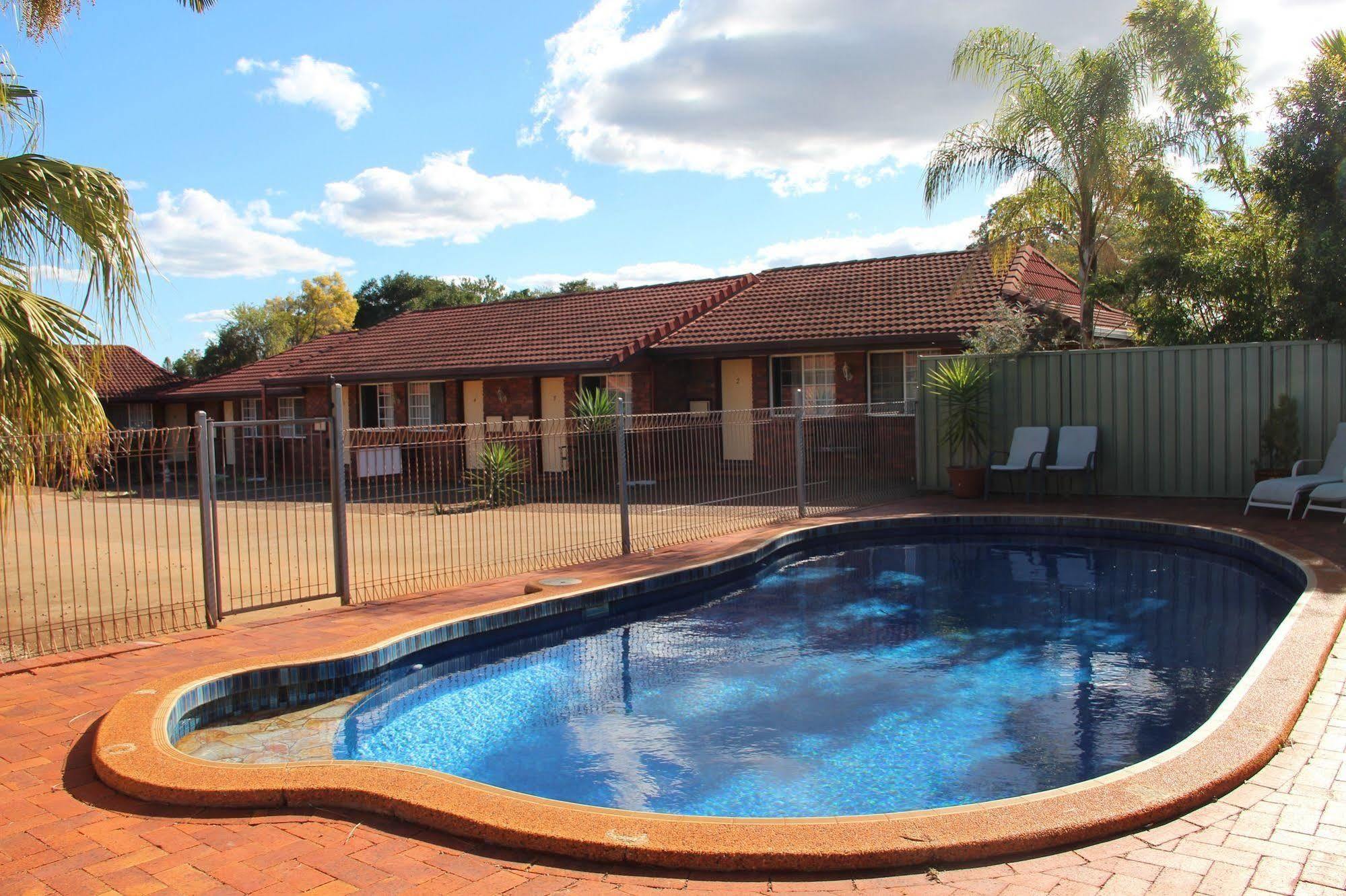 Childers Gateway Motor Inn Extérieur photo